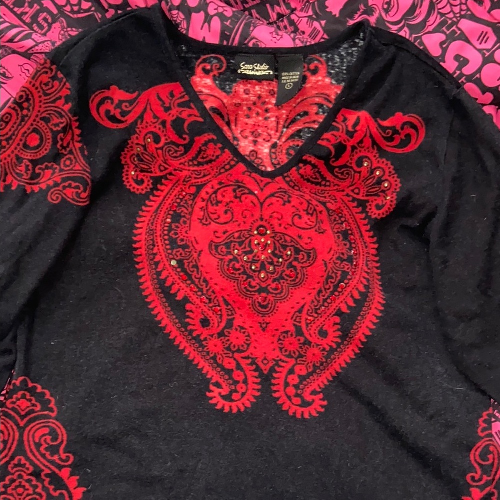 Sara Studio Women's Black and Red Top